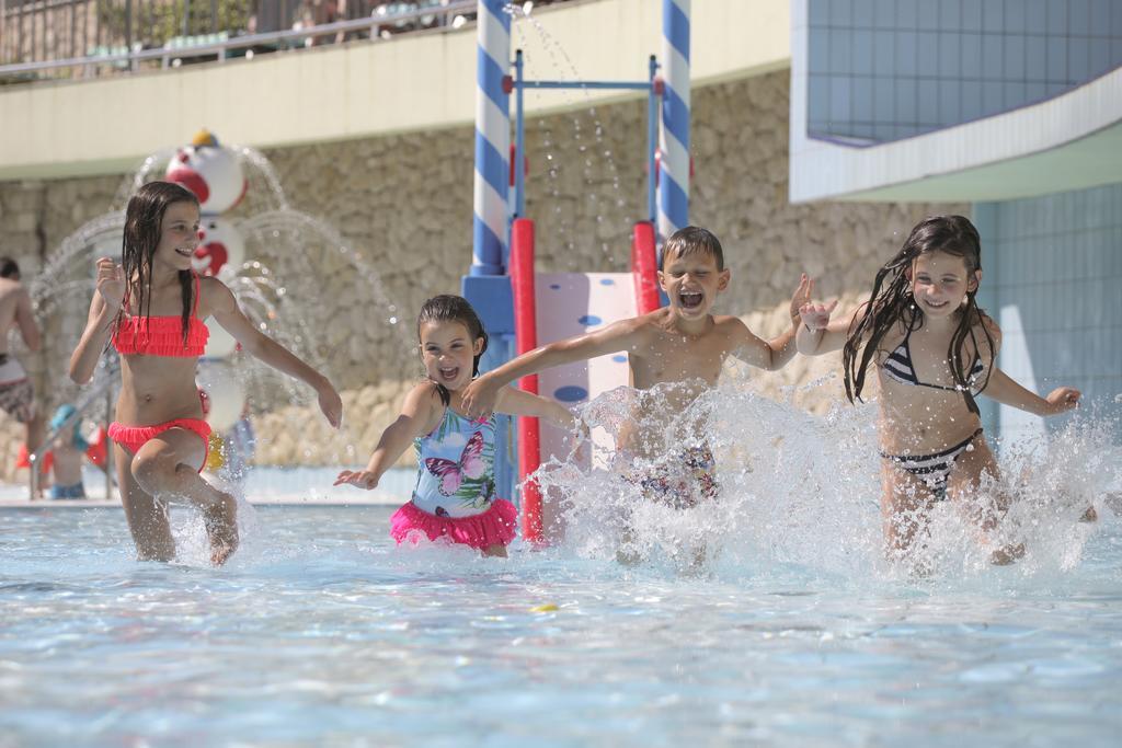 Family Hotel Vespera Mali Lošinj Exterior foto